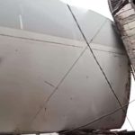 Sayap bangkai pesawat menimpa rumah warga