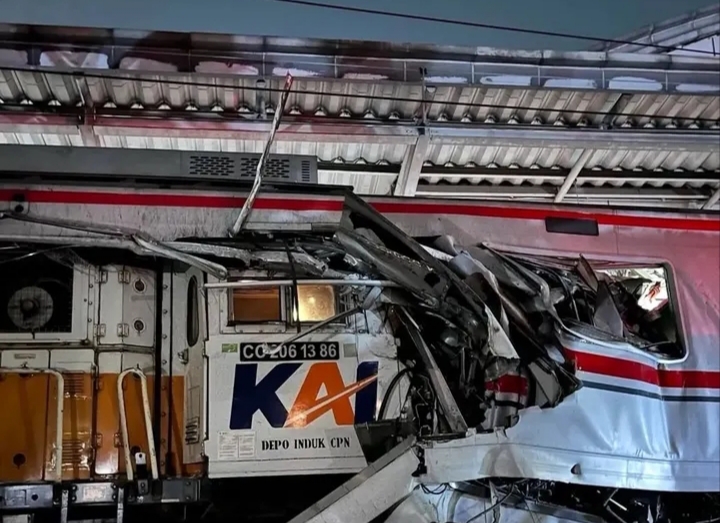 Kecelakaan Kereta Api di Bekasi Timur, Puluhan Korban Dievakuasi