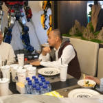Raffi Ahmad Bantah Isu Impor Ribuan iPhone Ilegal di Hadapan Dedi Mulyadi: “Itu 100 Persen Hoaks”